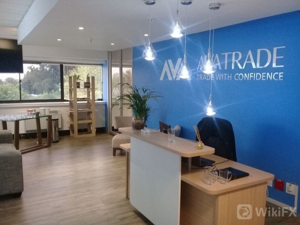 AvaTrade-office.jpg