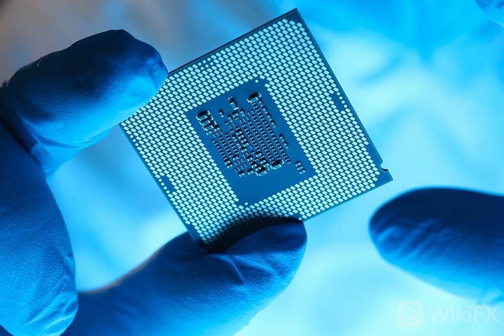 computer-chip-1220395930.jpg