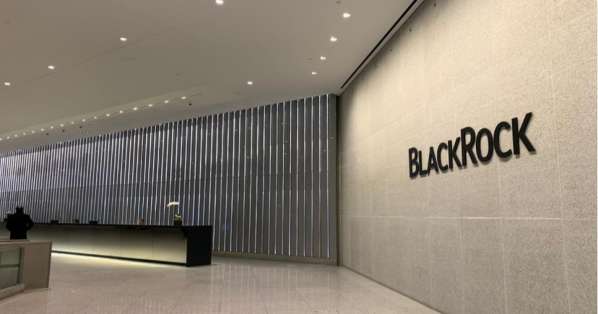 BlackRockHQ_shutterstock_Heerapix.jpg